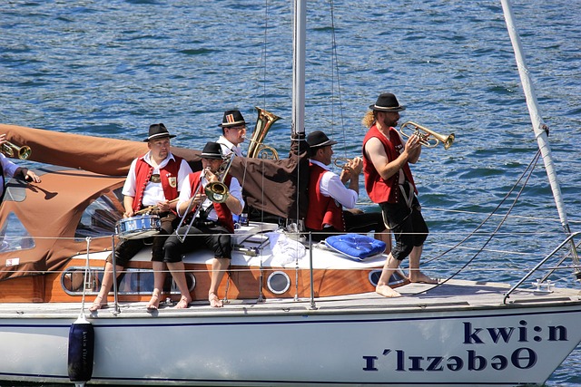 他们同样在 他们同样在